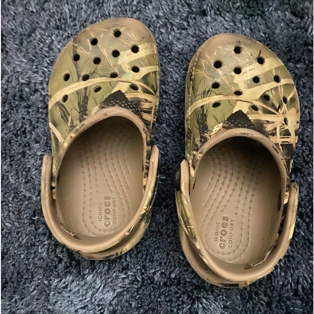 Used Crocs toddler size 6